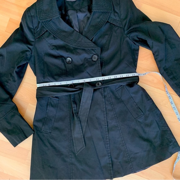 SUZY SHIER Black Spring or Fall Coat with Belt Women’s Size Medium - Picture 6 of 7